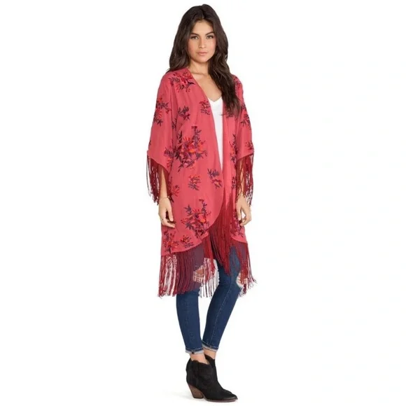 Free People Keepsakes Boho Red Floral Embroidered Fringe Kimono Size XS/S - Picture 10 of 15